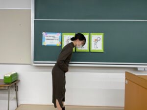 お辞儀の角度を使い分けられますか 名古屋女子大学短期大学部